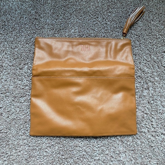 HL Purse with Gold Strap - Picture 2 of 6